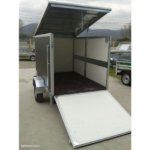 Remolque de caja 207×132×143 cm 500/750 kg con superficie de carga y techo elevable |